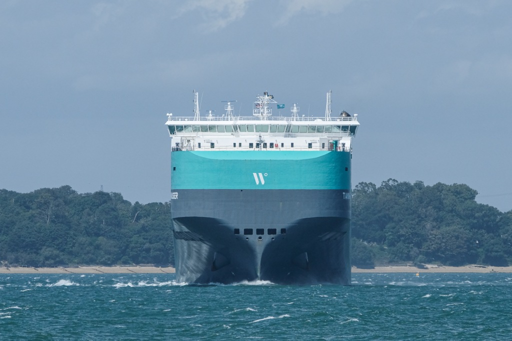 Car carrier, Tannhauser leaves Southampton